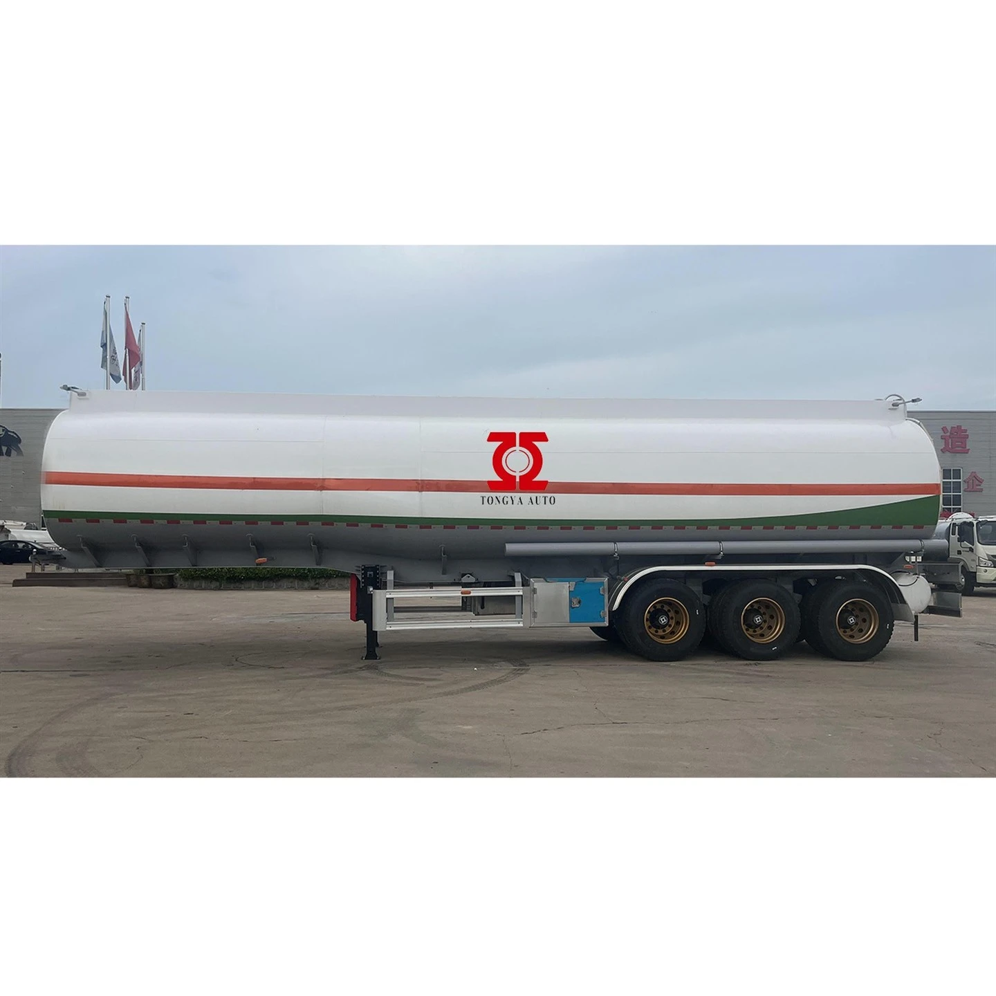Полуприцеп-цистерна объемом 45000 л